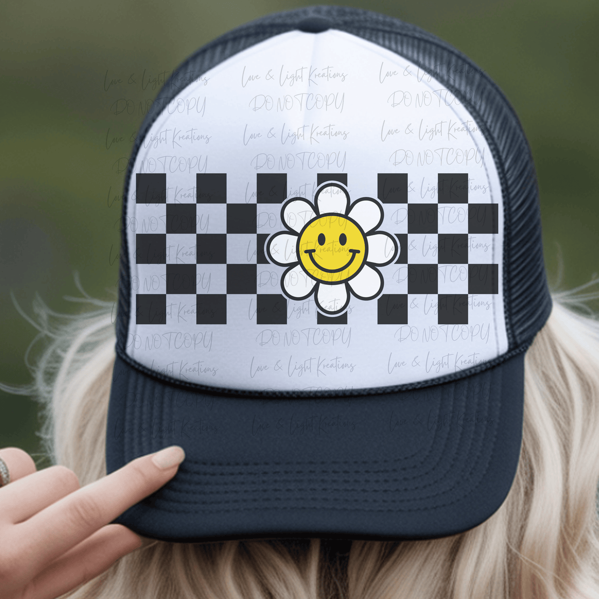 Retro Checker with Smiley Daisy